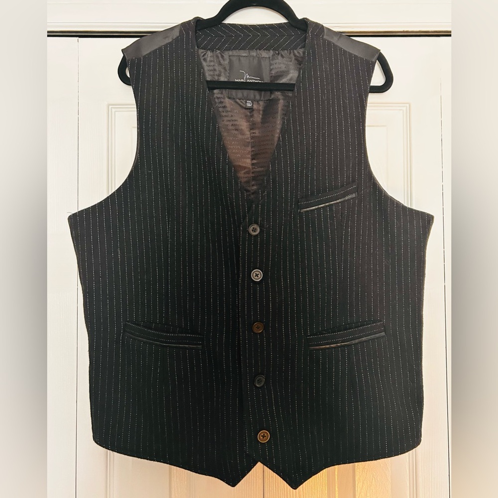 Marc Anthony men’s wool/polyester vest, dark grey pinstripe, size XXL